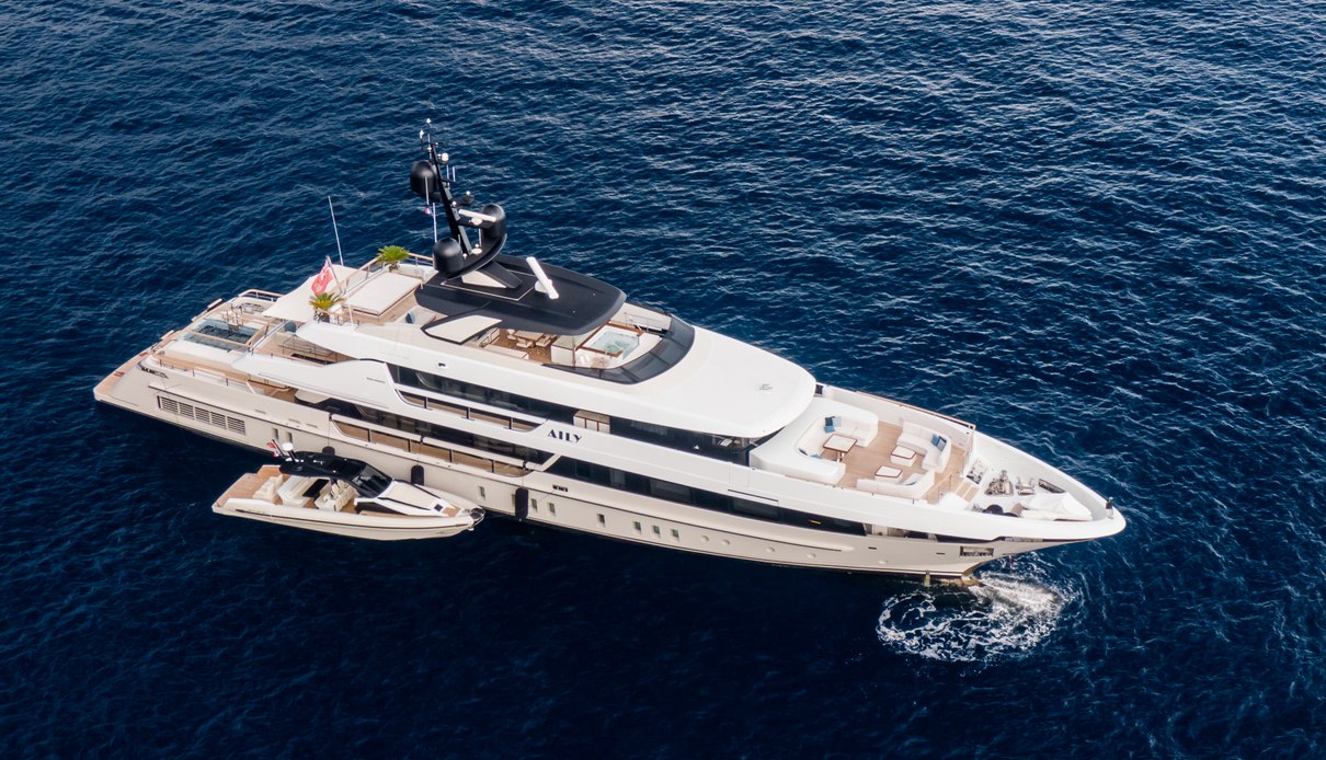 Aily yacht