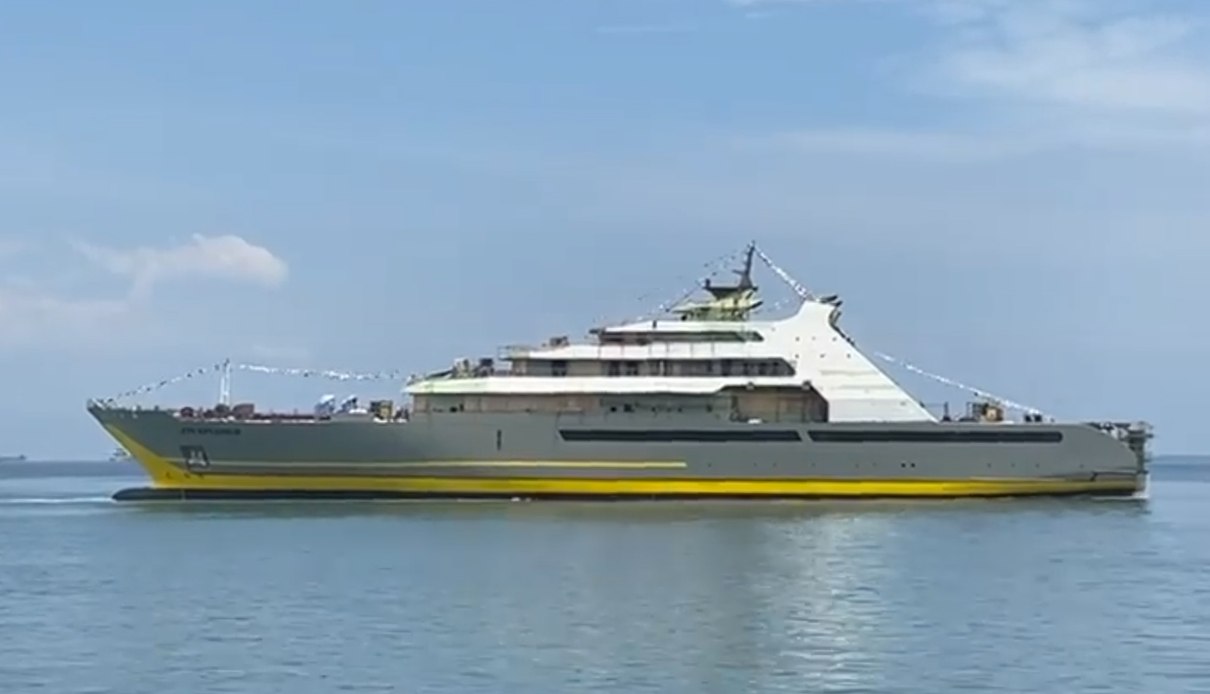 J7 Explorer yacht