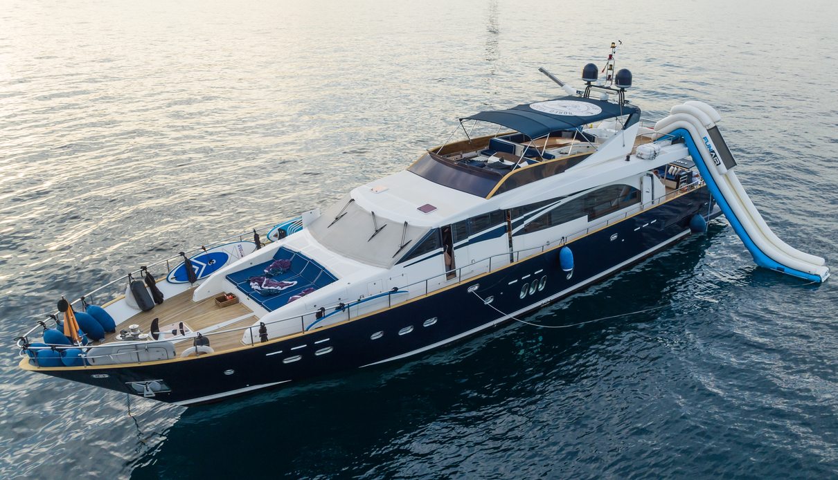 Lady Amanda yacht