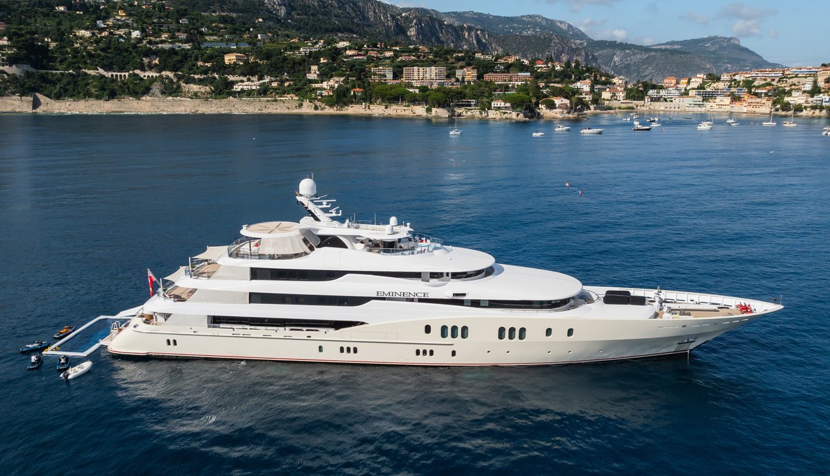 Eminence yacht, Abeking & Rasmussen