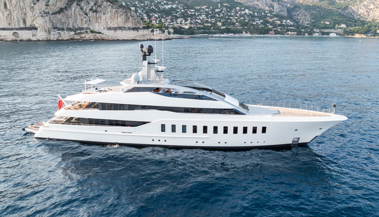 Halo yacht, Feadship