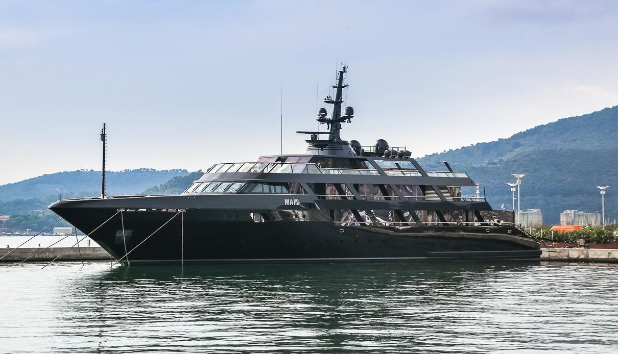 Main yacht, Codecasa