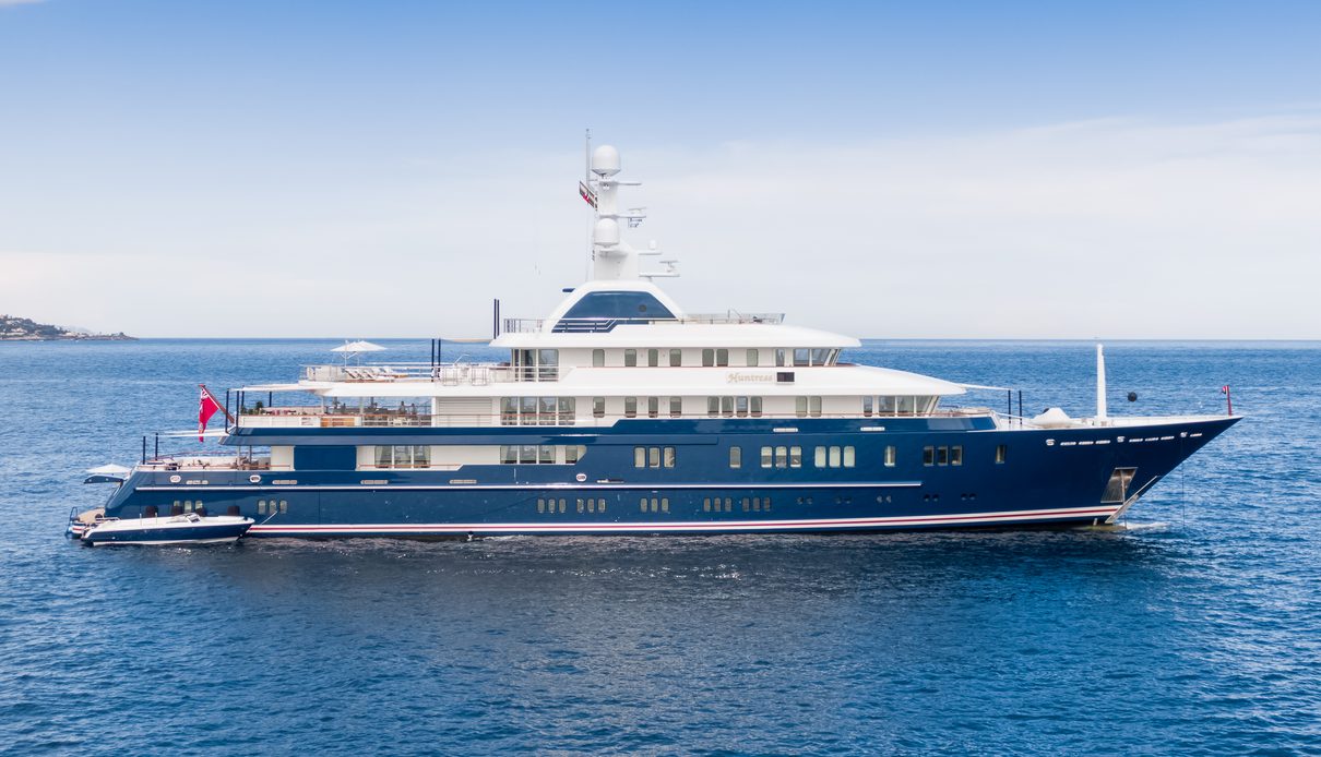 Huntress yacht, Lurssen