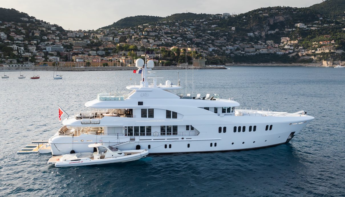 Leonardo III yacht, Royal Denship