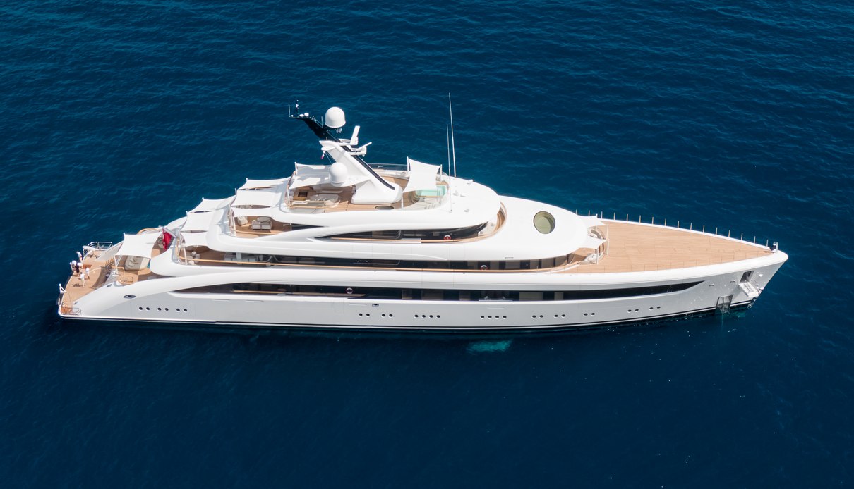 Alvia yacht, Feadship