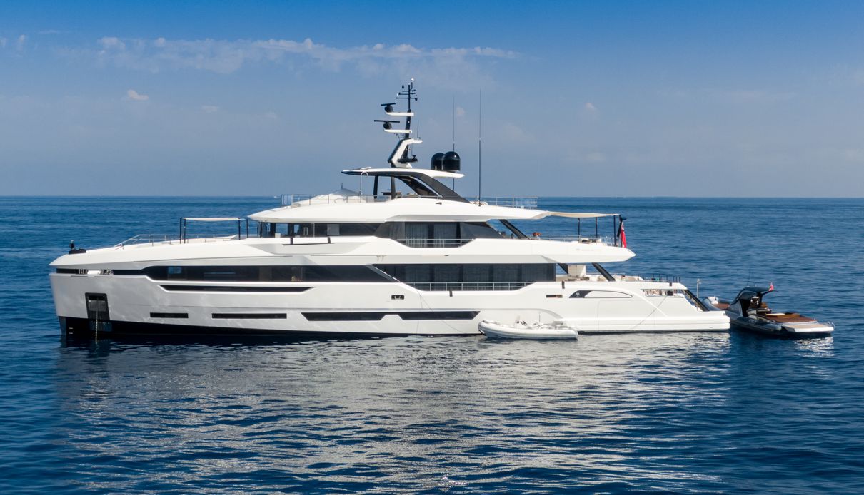 Astera yacht, Baglietto