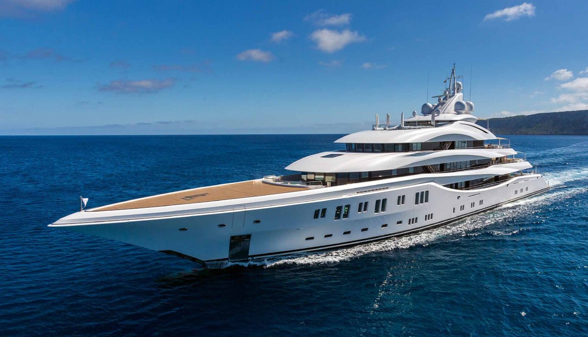 Lady Lara yacht, Lurssen