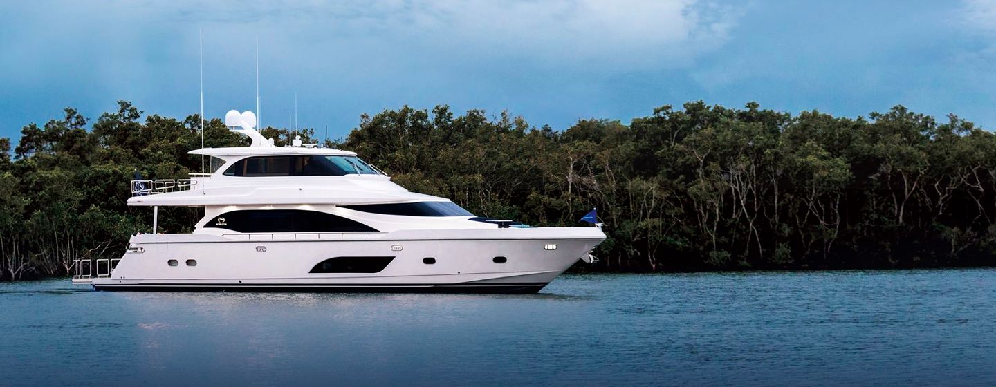 Horizon E75 Skylounge Yachts, Example 1