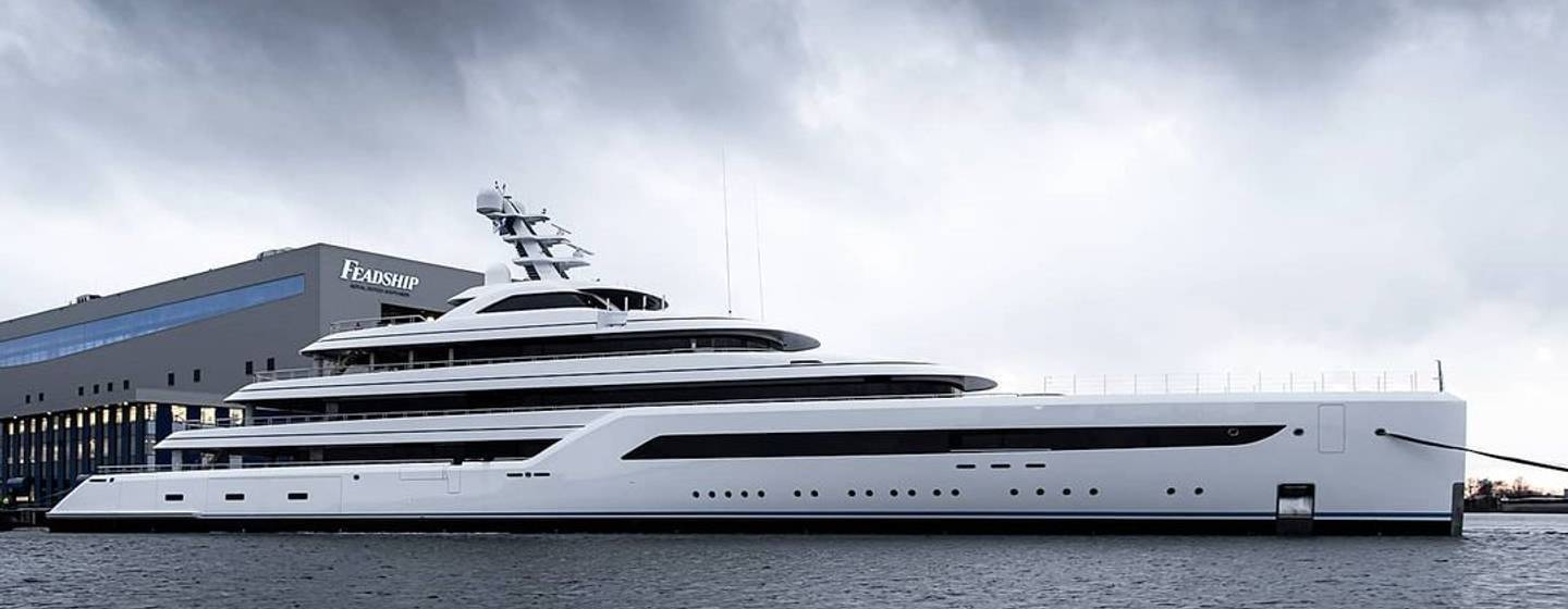 Feadship superyacht ZEN on water