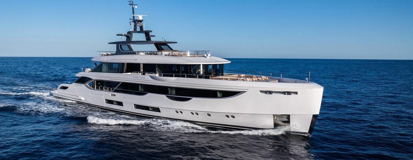 Benetti yacht Cada Dia underway side view 