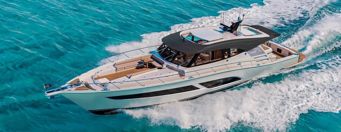 Riviera 735 SUV motor yacht under way 