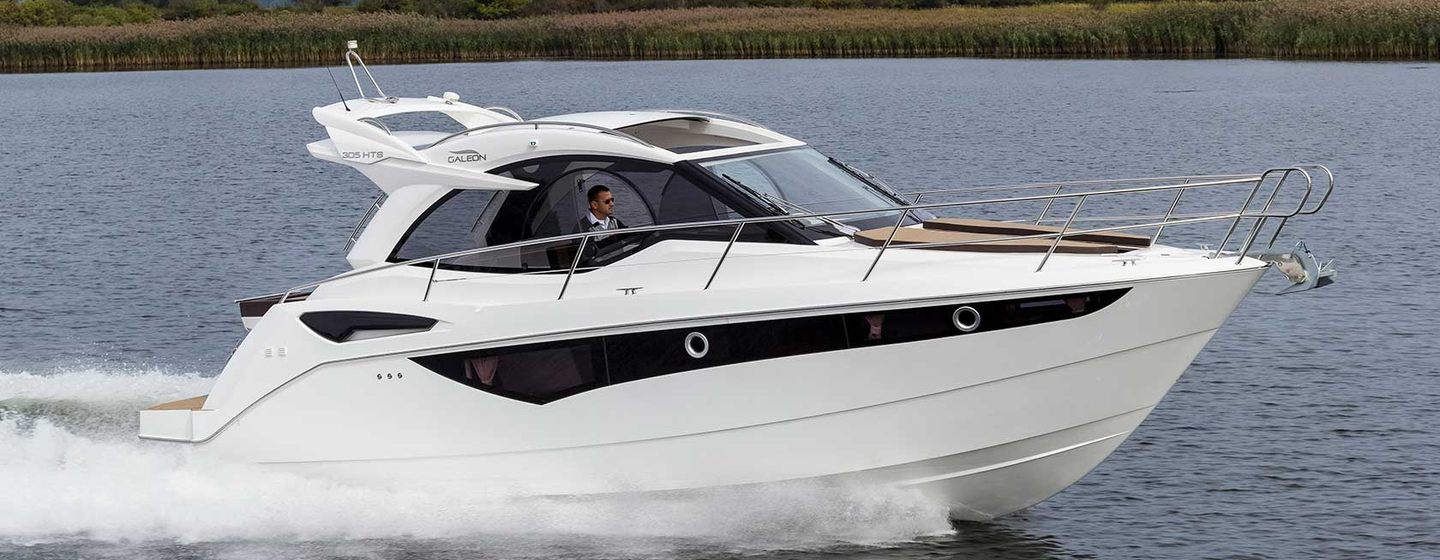 Galeon 305 HTS Boats (2014 - 2024), Example 1