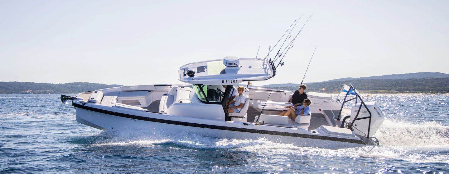 Axopar 29 CCX boat