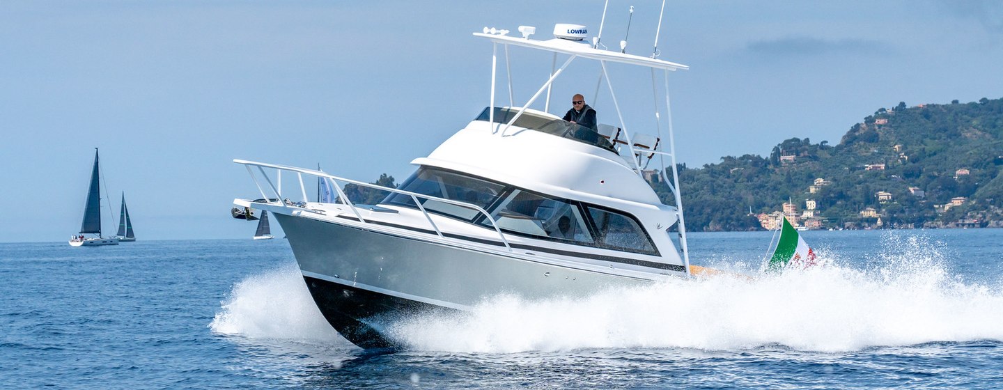 Bertram 35 Flybridge Boats, Example 1