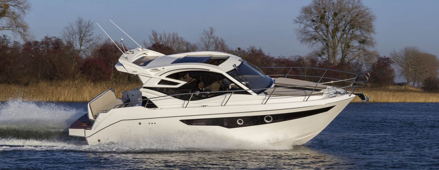 Galeon 310 HTC Boats, Example 1