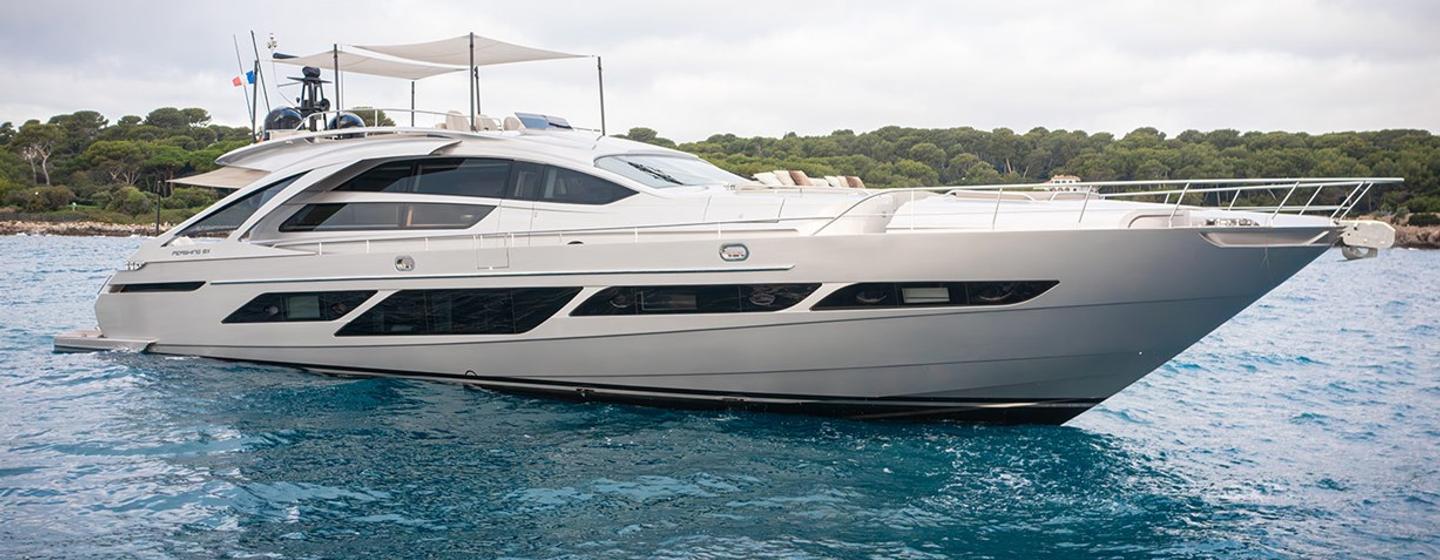 Motor Yacht Magic of Ayr at anchor 