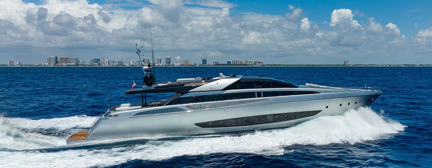 Superyacht Chop Chop under way