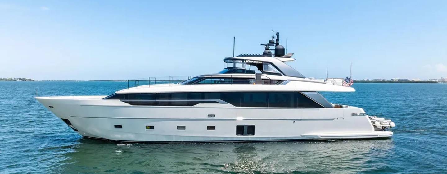 Sanlorenzo motor yacht Gatsby at anchor side view 