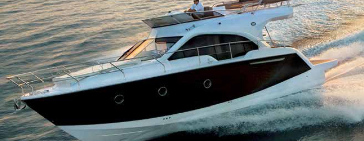 Rivals to Sessa Marine Fly42 (Gen 1, 2014 - 2016)