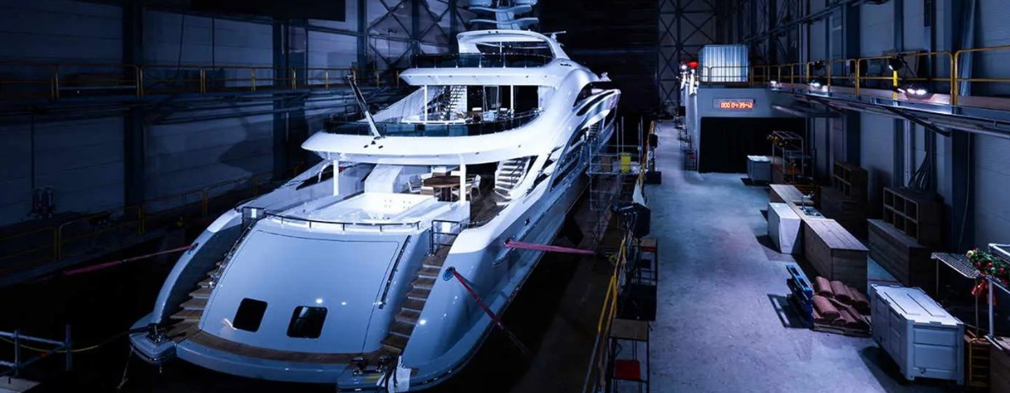 CINDERELLA NOEL IV launched by Heesen photo 1