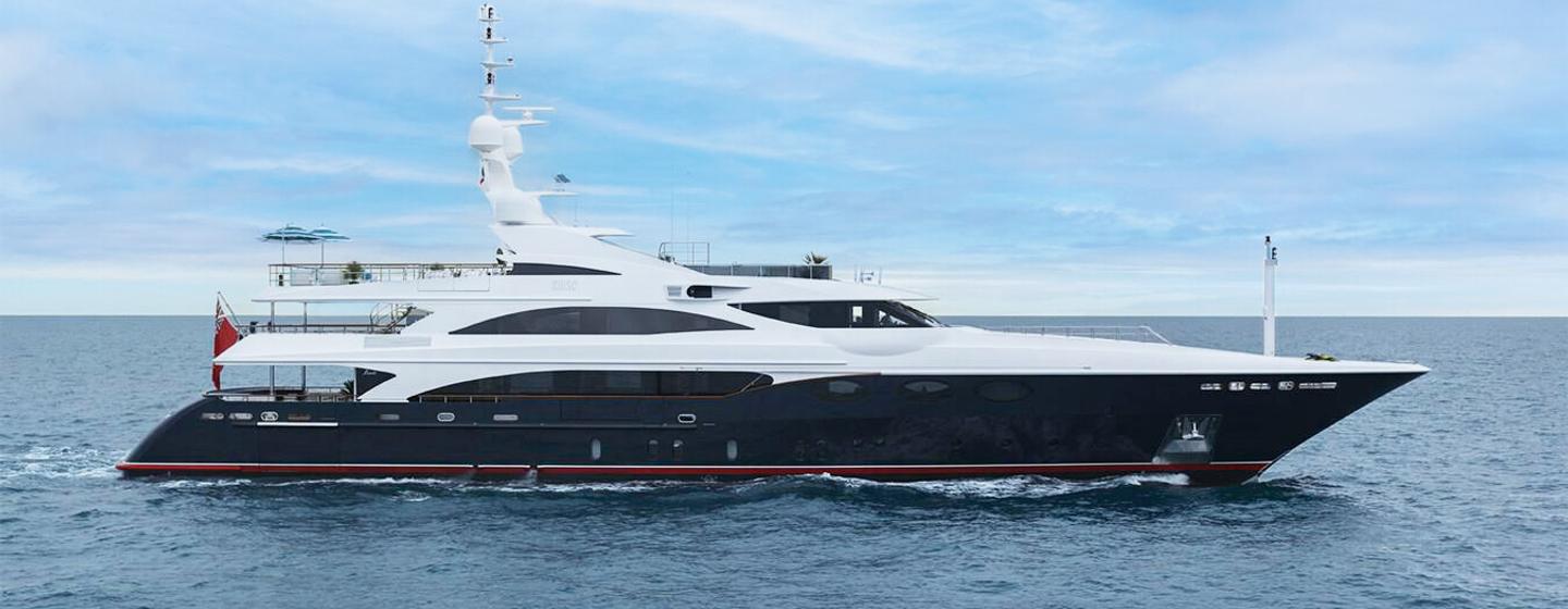 Superyacht Rhino under way 
