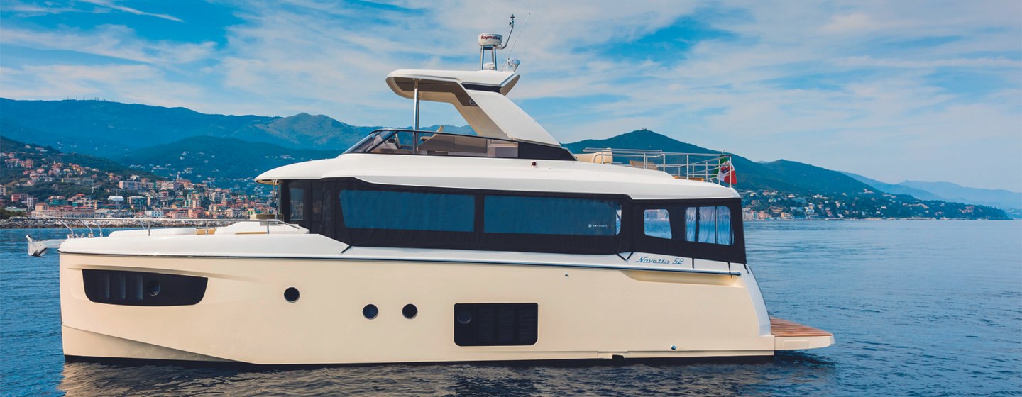 Absolute Navetta 52 Yachts (Mk1, 2015 - 2019), Example 1