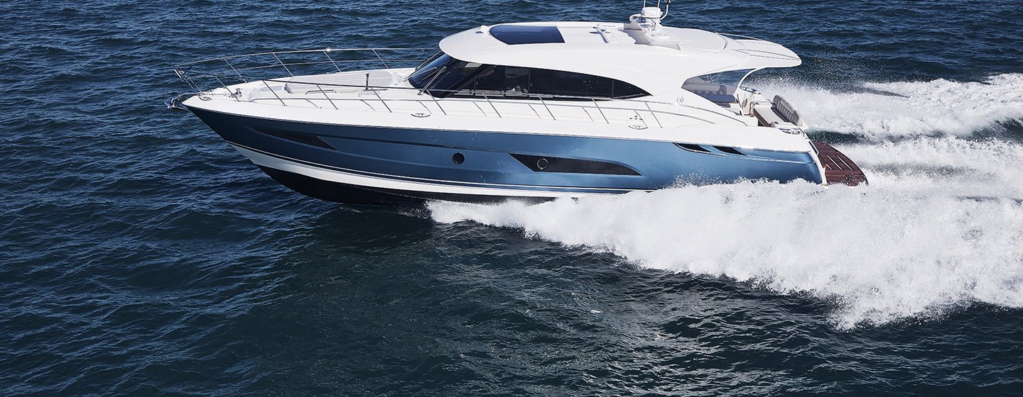 Riviera 5400  Sport Yachts (Gen 1, 2016 - 2019), Example 1