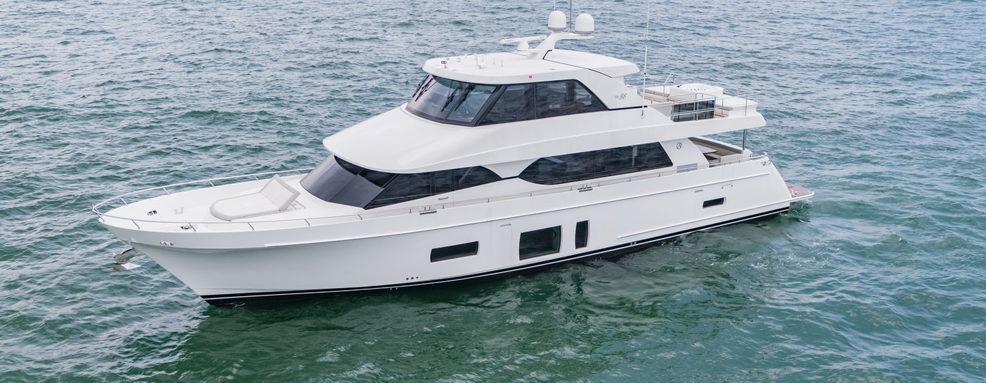 Ocean Alexander 88 Skylounge Yachts (2018 - 2020), Example 1