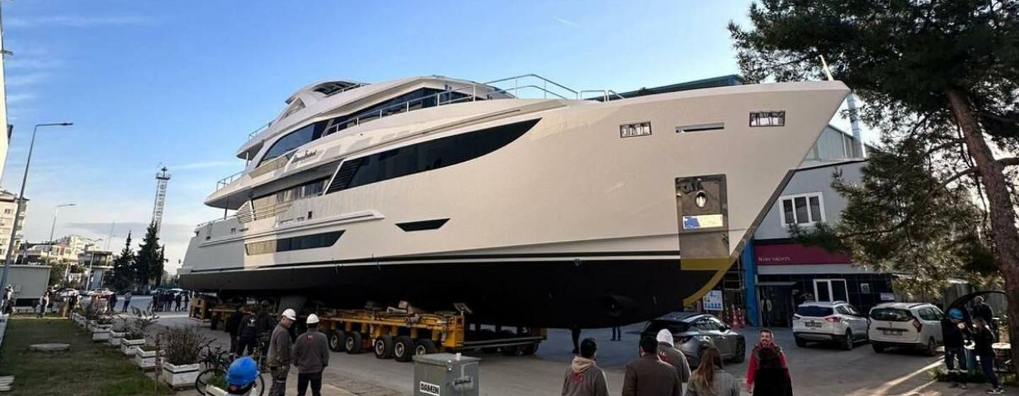 ROMEO FOXTROT Launched: First 36m Hargrave F118 photo 1