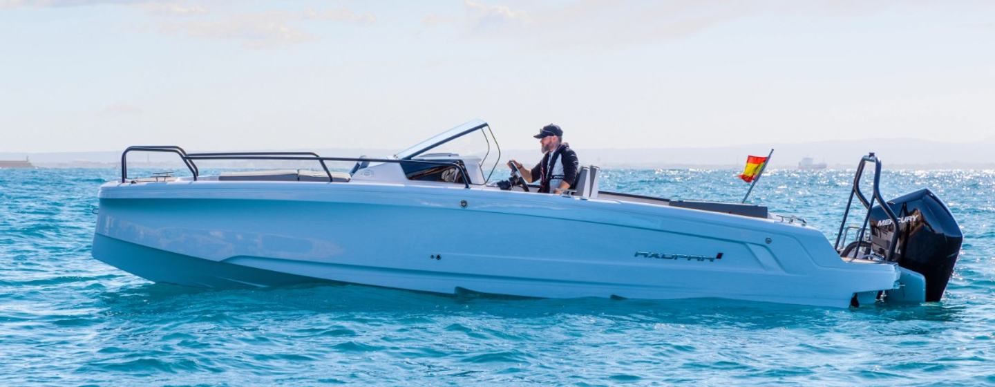 Axopar 25 Cross Bow Boats, Example 1