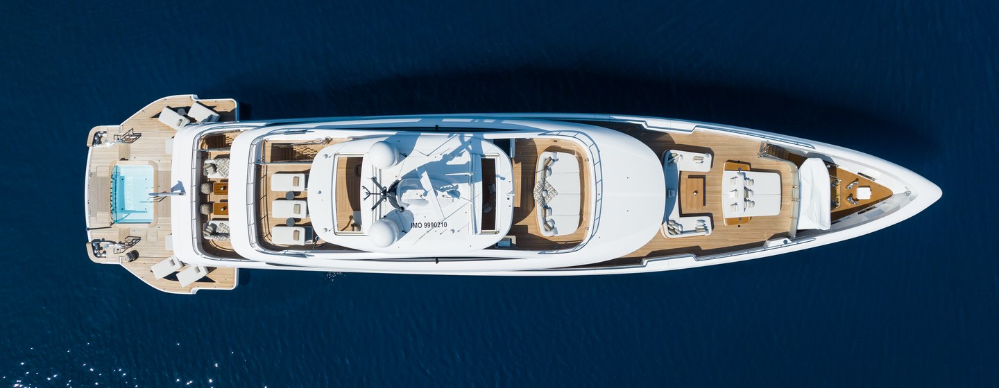 Aerial view of Alunya yacht with Oasis deck 