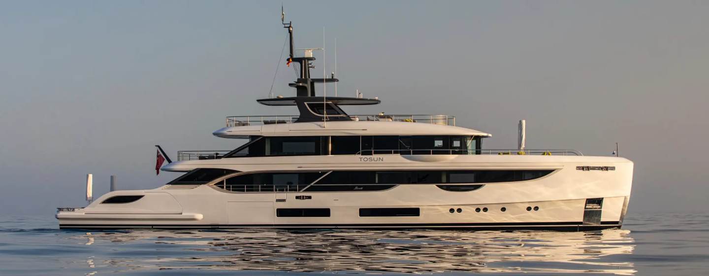 Superyacht Tosun under way