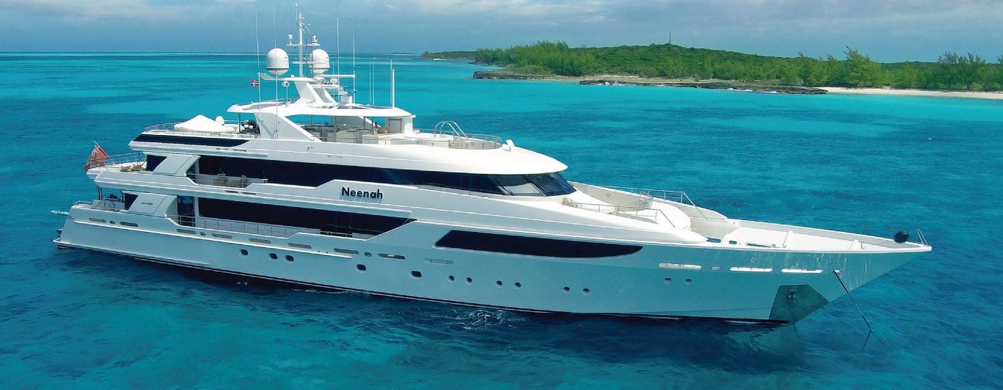 Superyacht Neenah at anchor