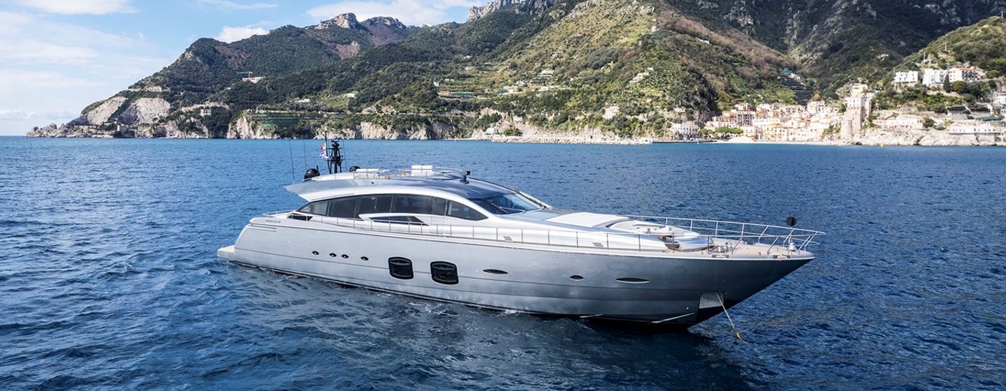 Pershing 108 superyacht Grace 