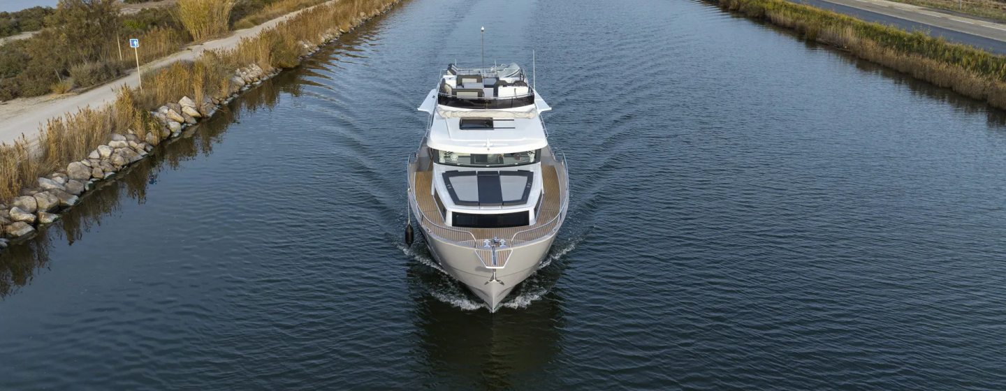 Delphia 12 Flylounge Boats, Example 1