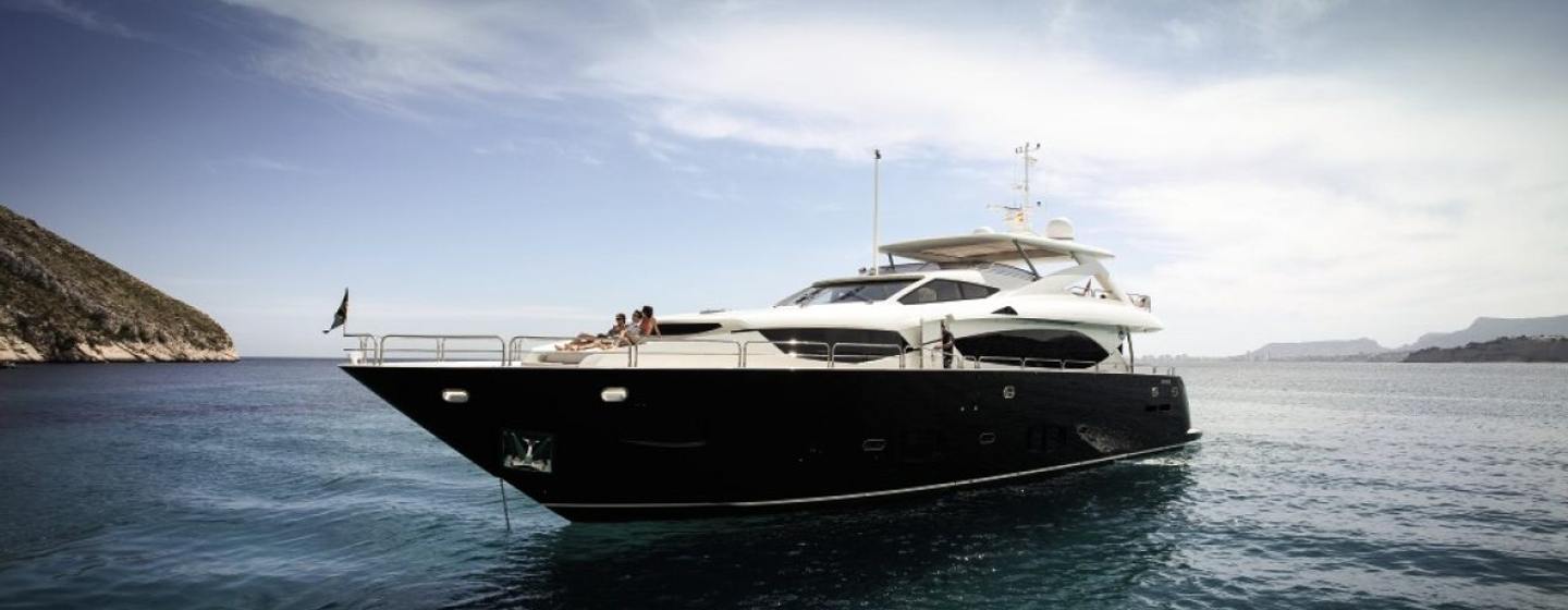 Sunseeker 30 Metre Yachts (2009 - 2011), Example 1