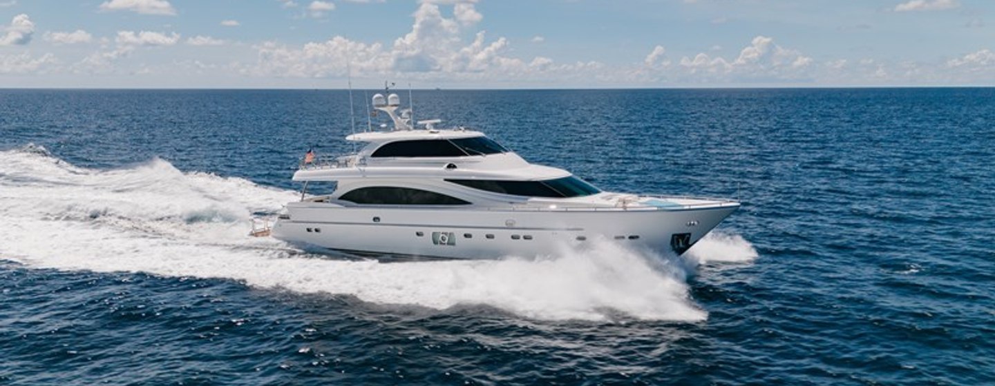 Motor Yacht Q under way 