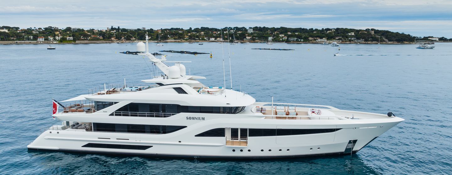 Superyacht Somnium at anchor 