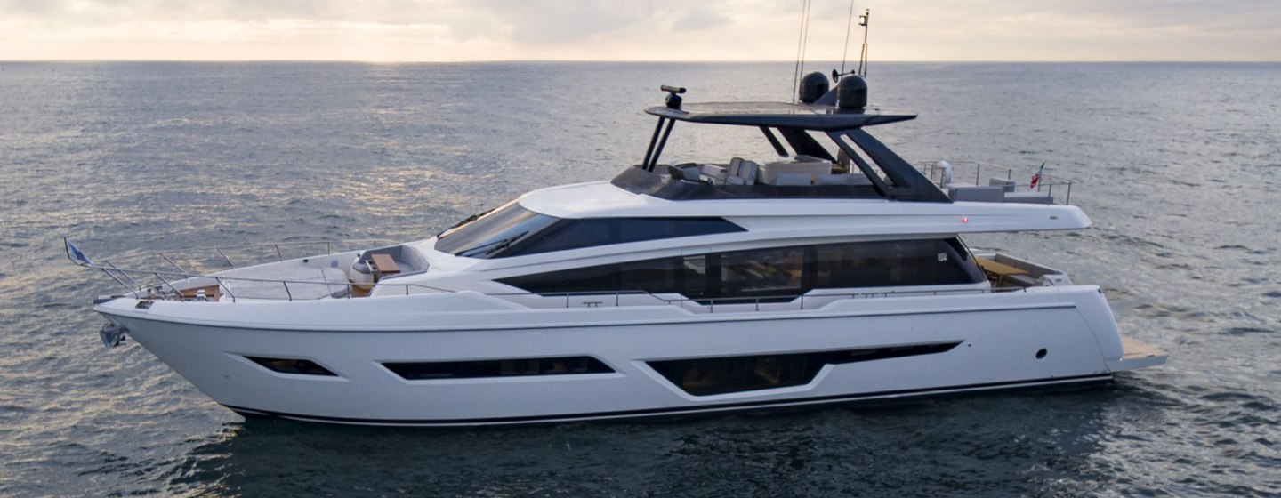 Ferretti Yachts 780 on water