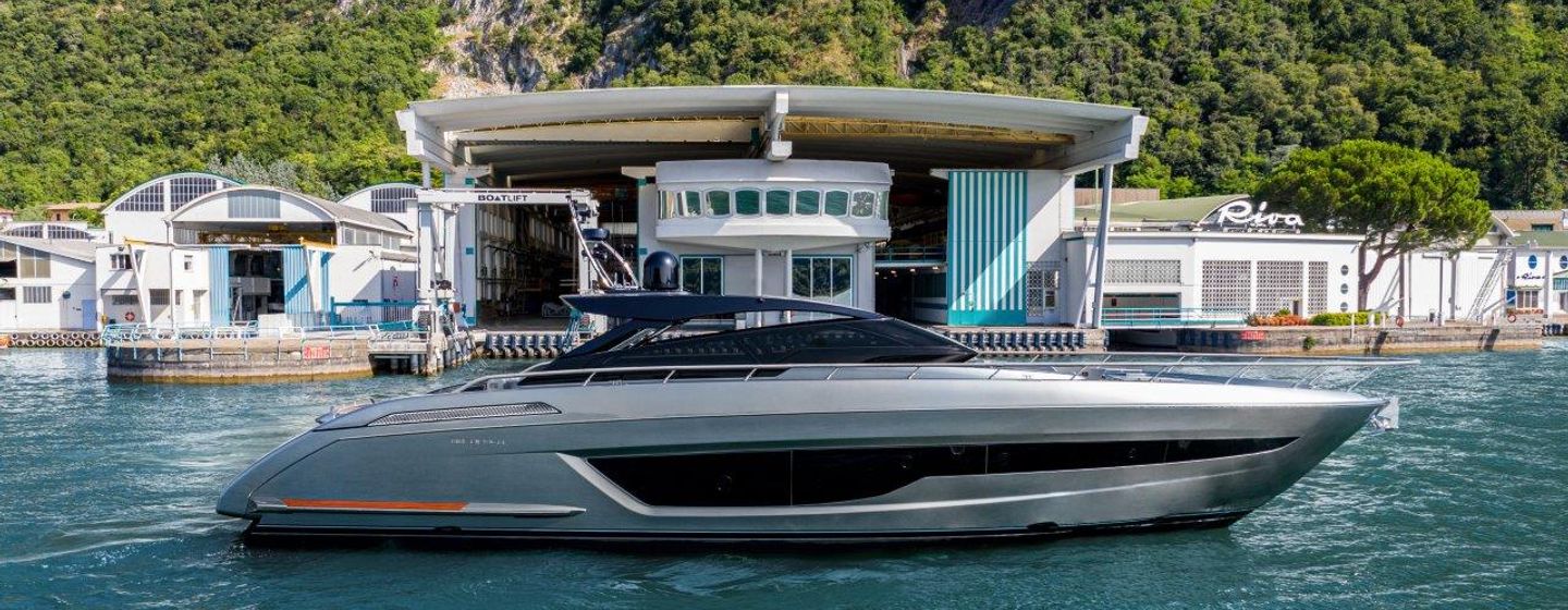 Riva '68 Diable on Lake Isea