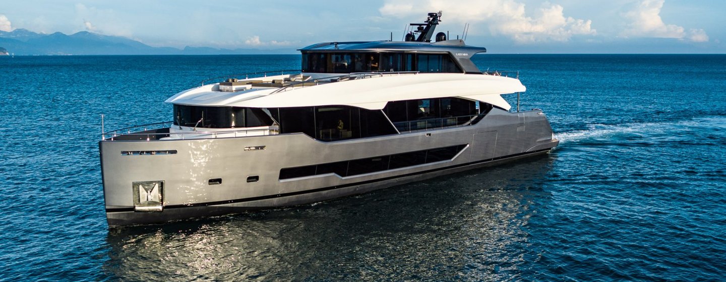 Maiora 36 Exuma Yachts, Example 1