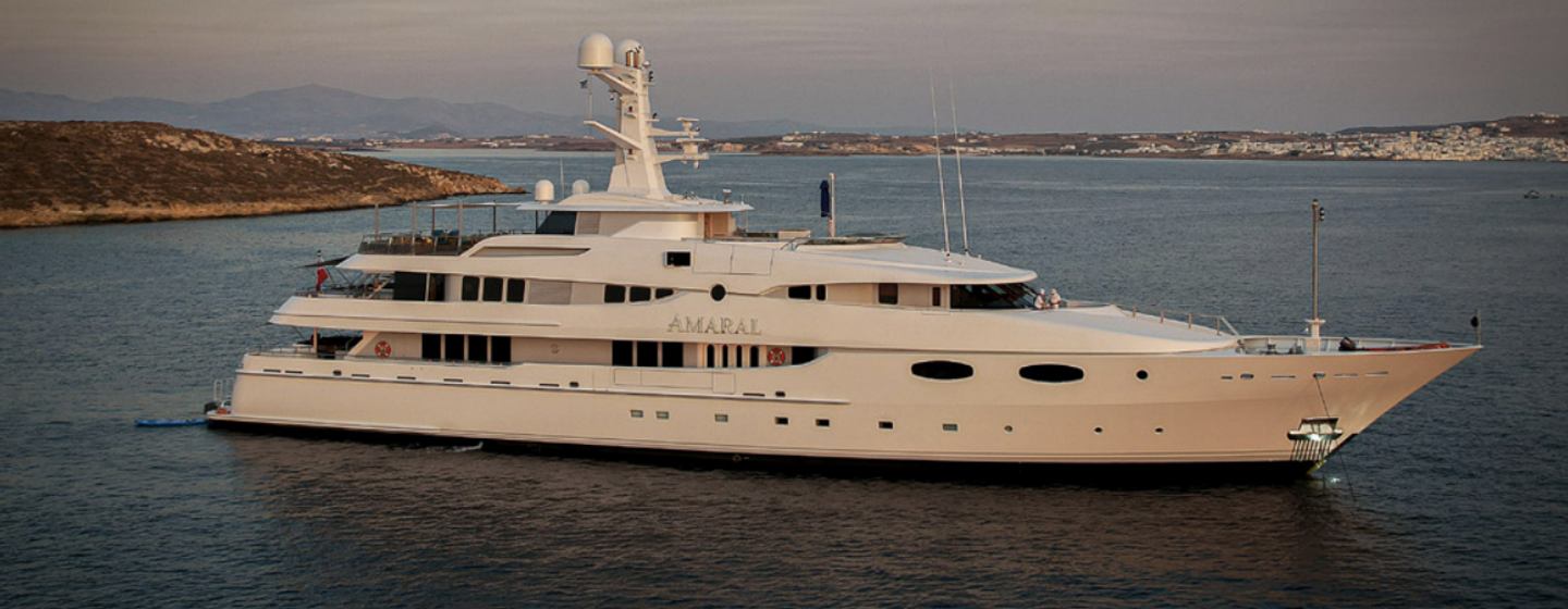 Superyacht Amaral under way
