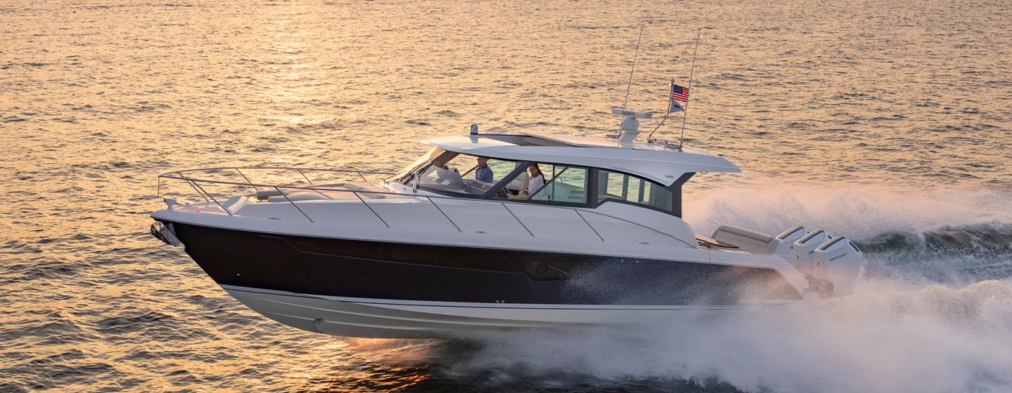 Tiara 48LE Yachts, Example 1