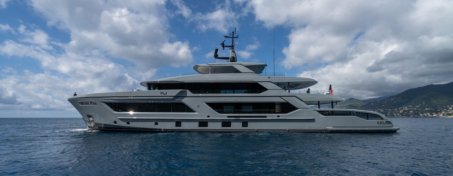 Cantiere delle Marche RJ 155 Yachts, Example 1