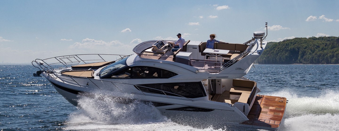 What is a Flybridge Yacht? review