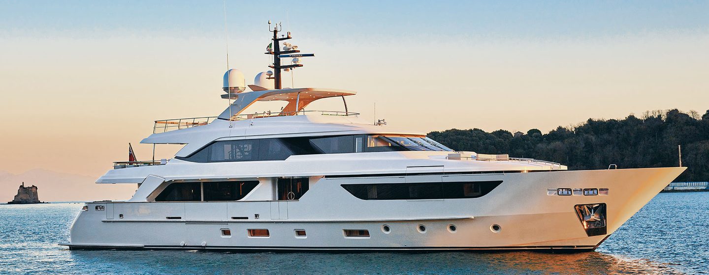 Motor Yacht MOCEAN II port side