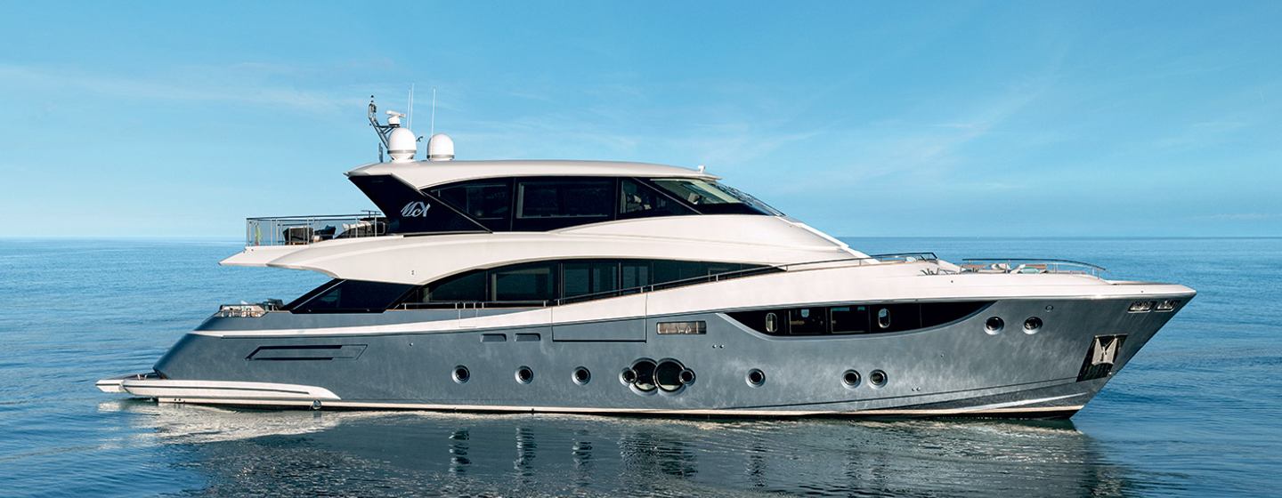 Monte Carlo MCY 105 Skylounge Yachts (2022 - 2025), Example 1