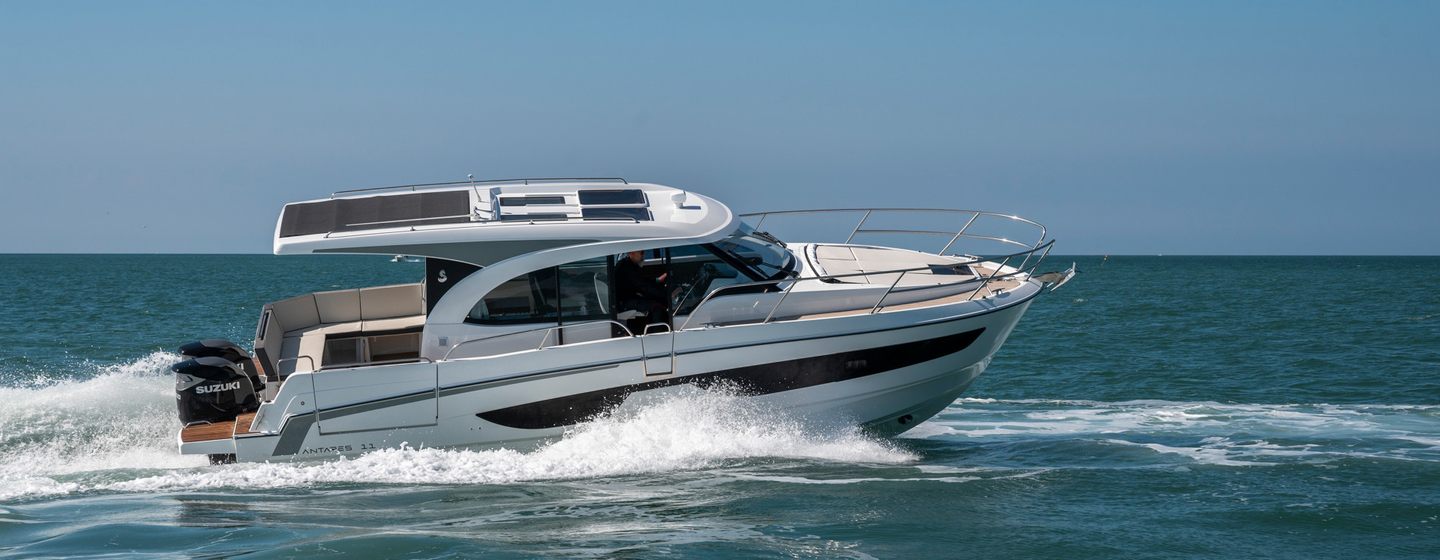 Beneteau Antares 11 Coupé Boats, Example 1