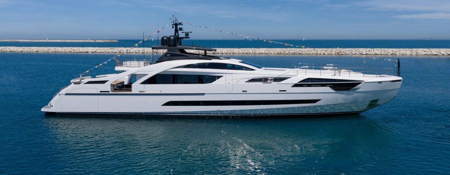 superyacht Pershing 140 at anchor side profile