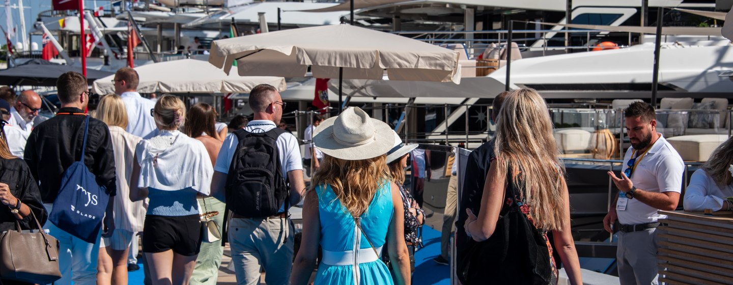 Boat Show Etiquette: How to Ensure a Successful First Visit review